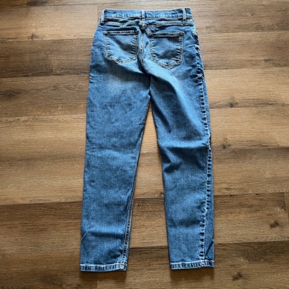 Banana Republic Girlfriend Jeans - Picture 3 of 13